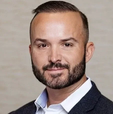 Dr. Daniel J. Evans headshot