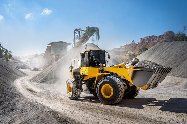 Wheel loader working in a quarry