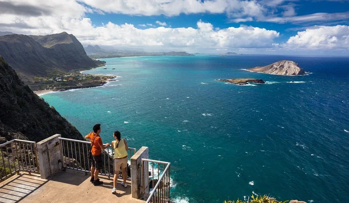 Oahu sightseeing coastline overlook