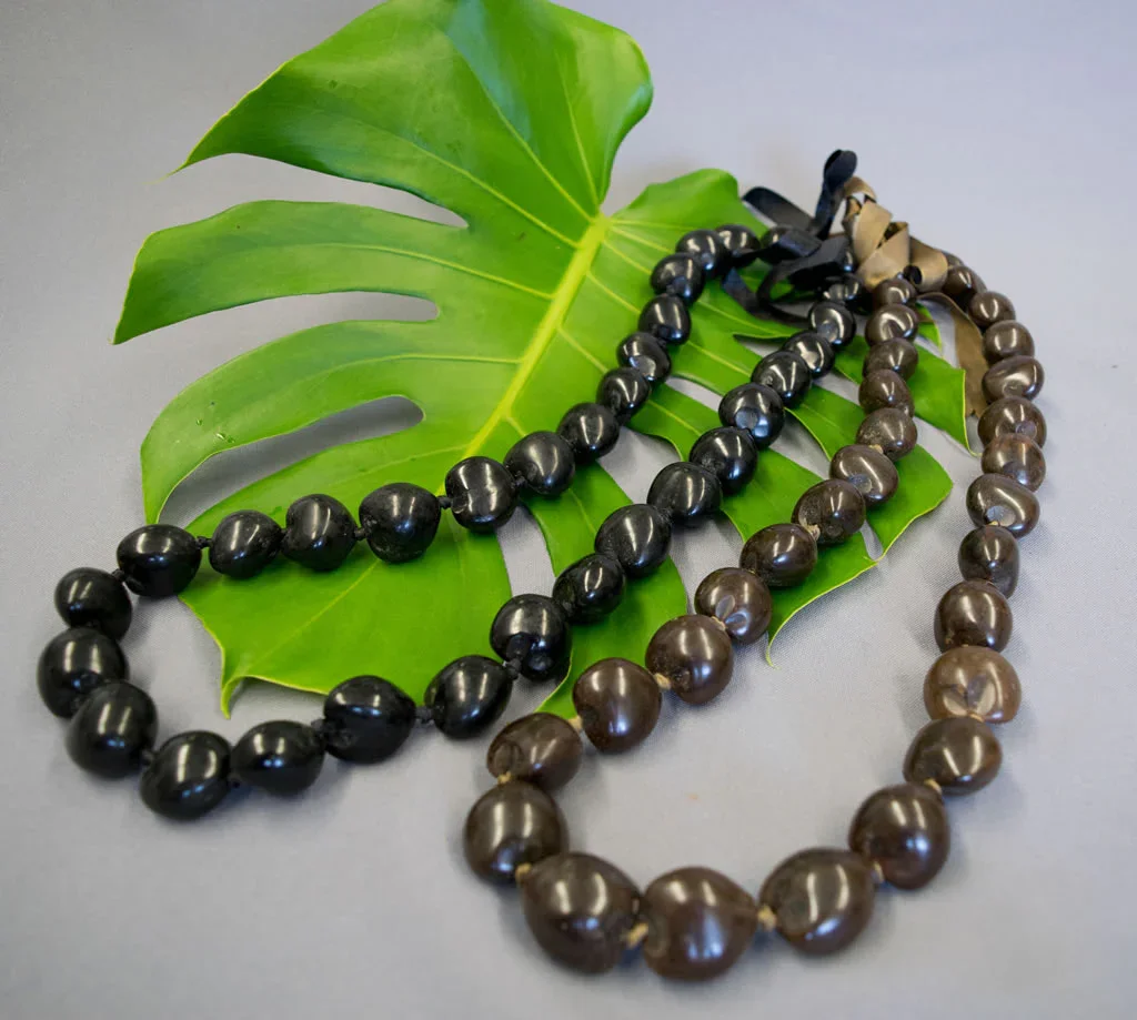 Kukui nut lei greeting option for special arrivals