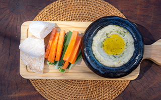 Babaganoush Platter (Pita, Hummus, Cucumber and Carrot)
