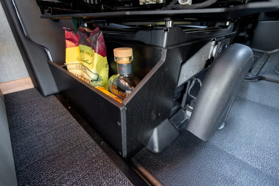 SAGA Sprinter van exterior — Reparadise