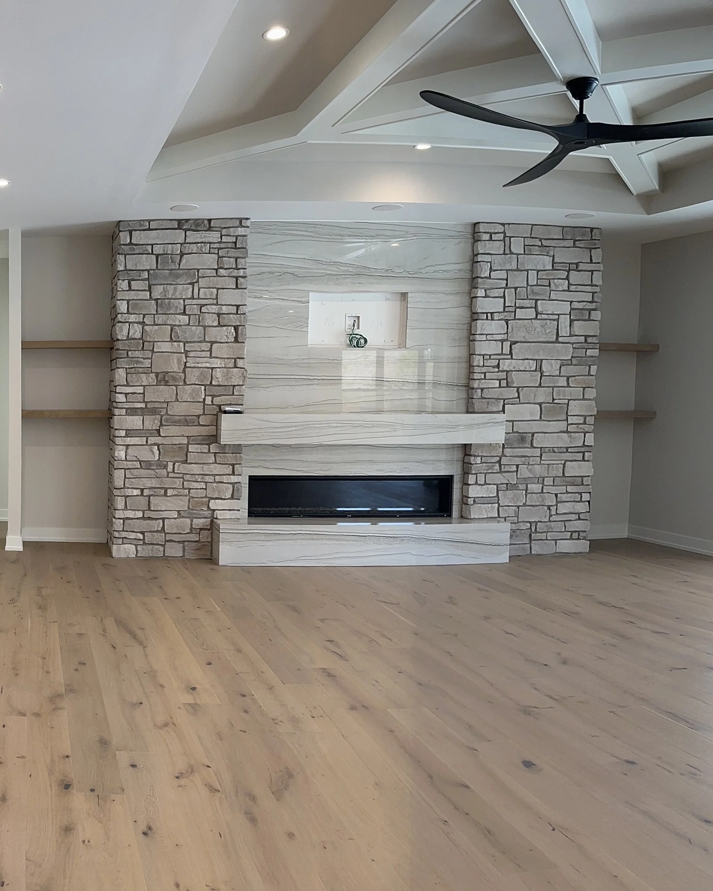 natural and manmade materials come side by side in this stunning vingette