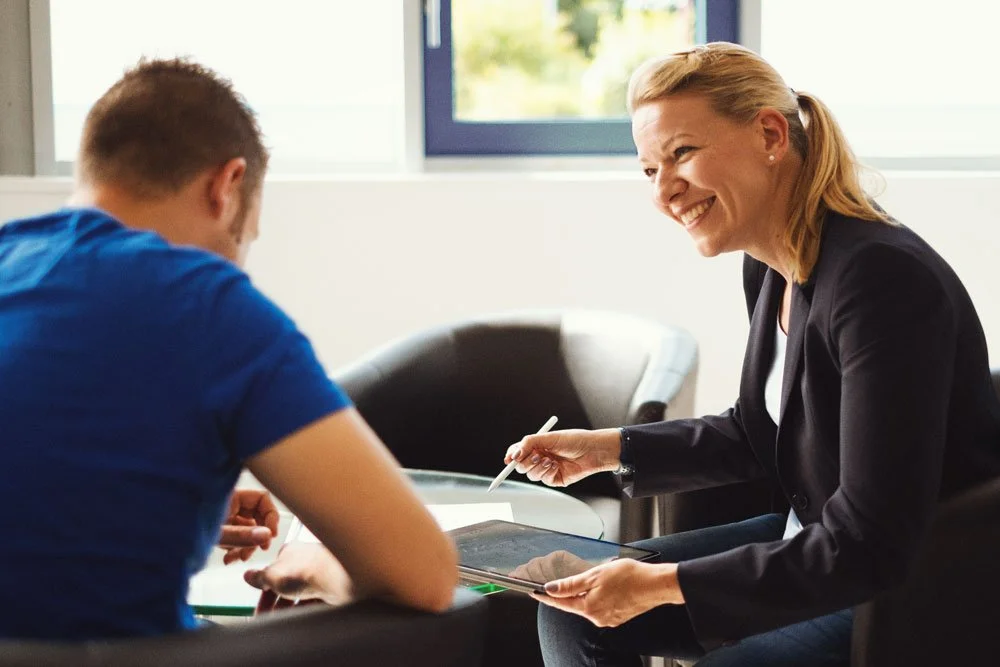 Außendienstcoaching: Denise Spekowius begleitet Verkäufer:innen zum Kundentermin