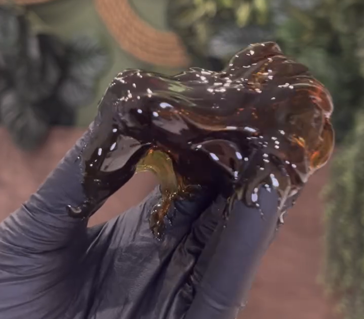 Sugaring services at Solace Skin Studio