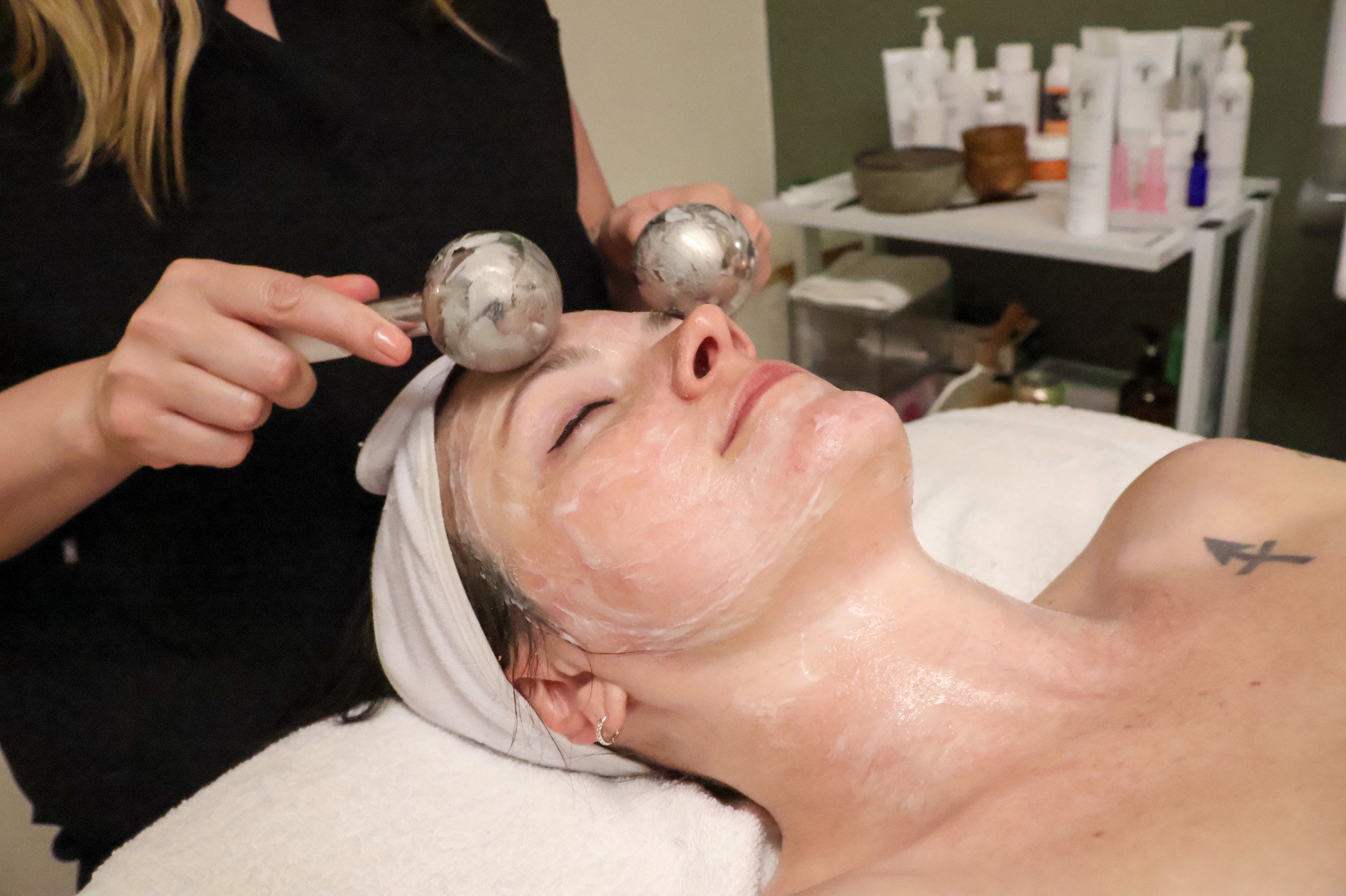 Cold globe facial treatment