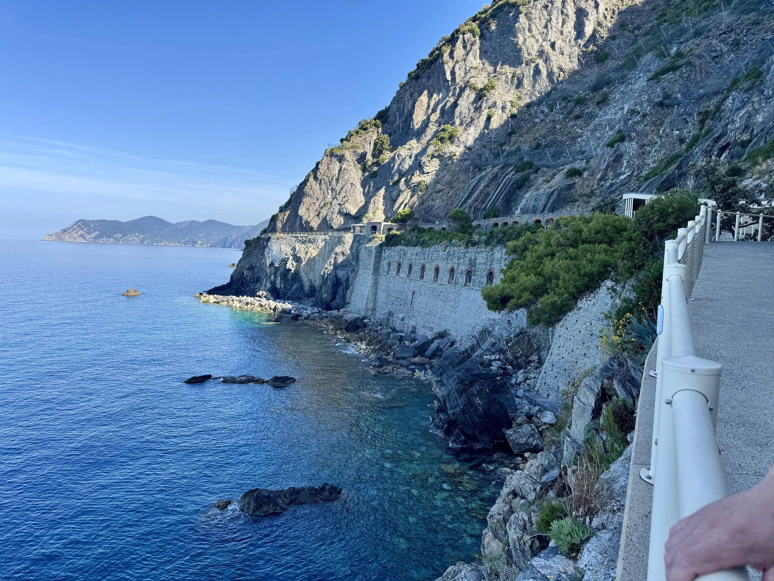 Riomaggiore and Via dell’Amore travel view