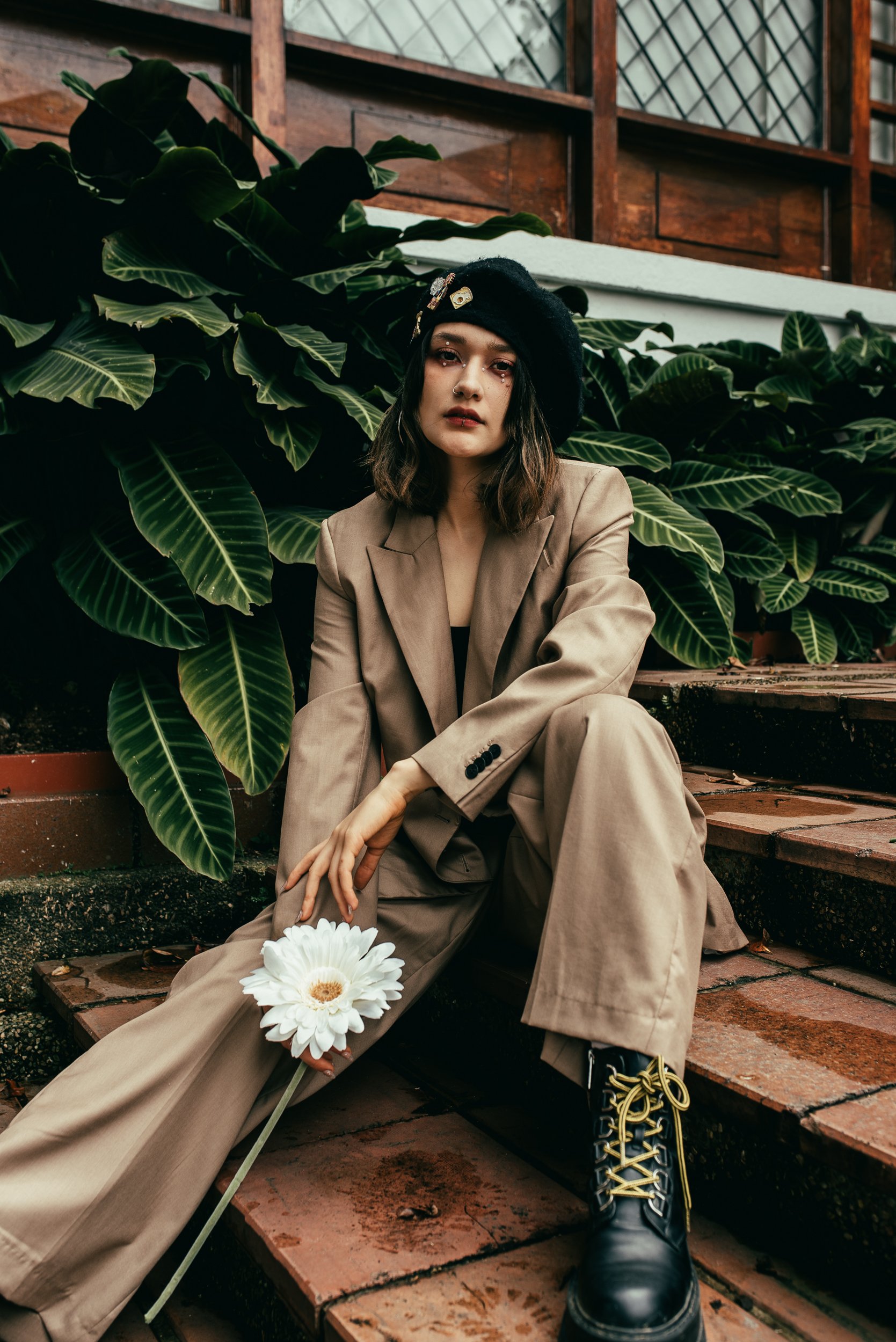 Retrato de Alejandra en sesión urbana — fotografía de retrato Mauricio Candela