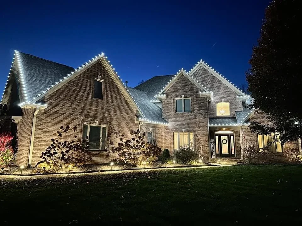 Maison illuminée avec lumières de Noël professionnelles