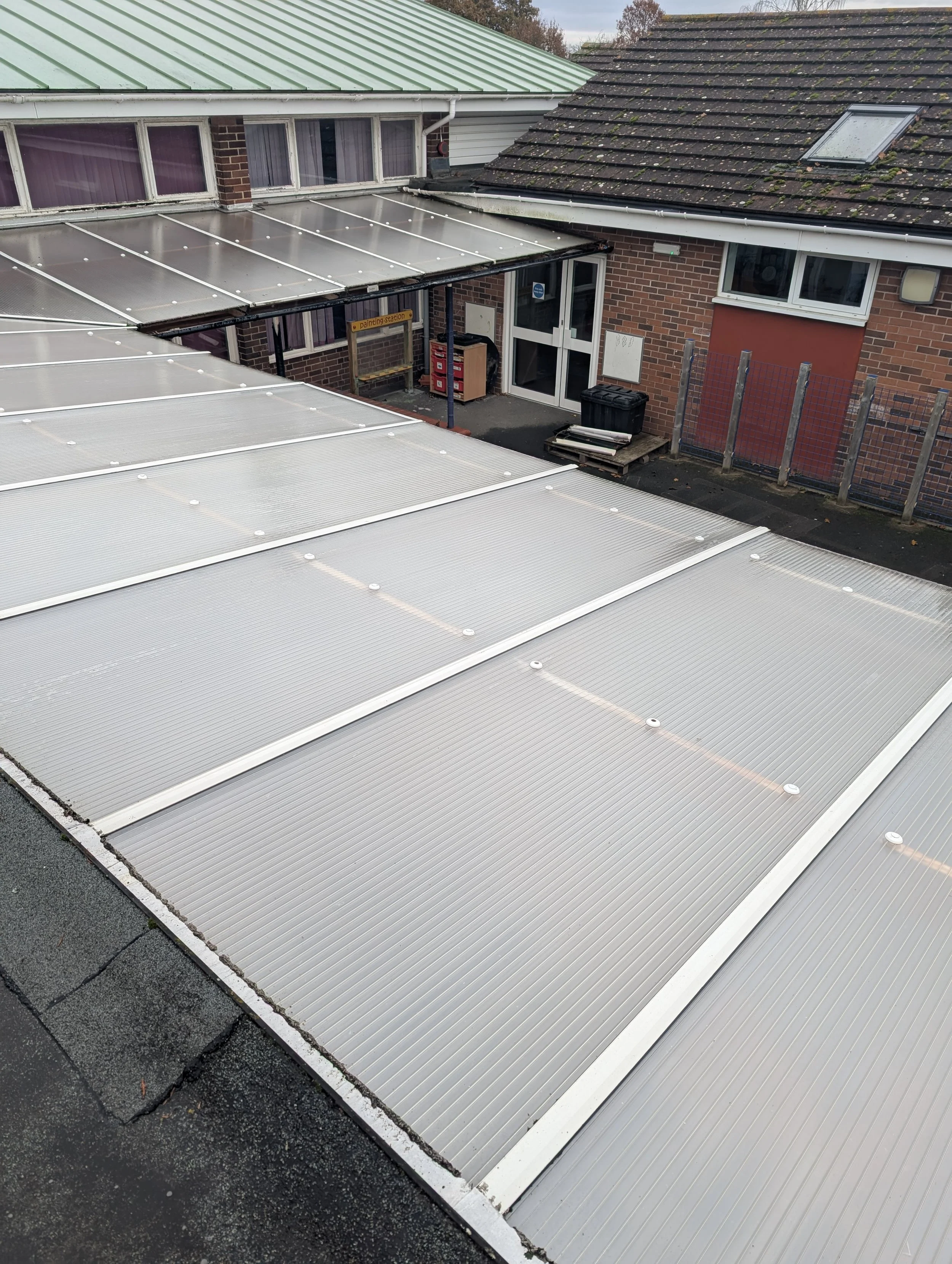 Commercial roof completely cleaned after professional pressure washing Melbourne