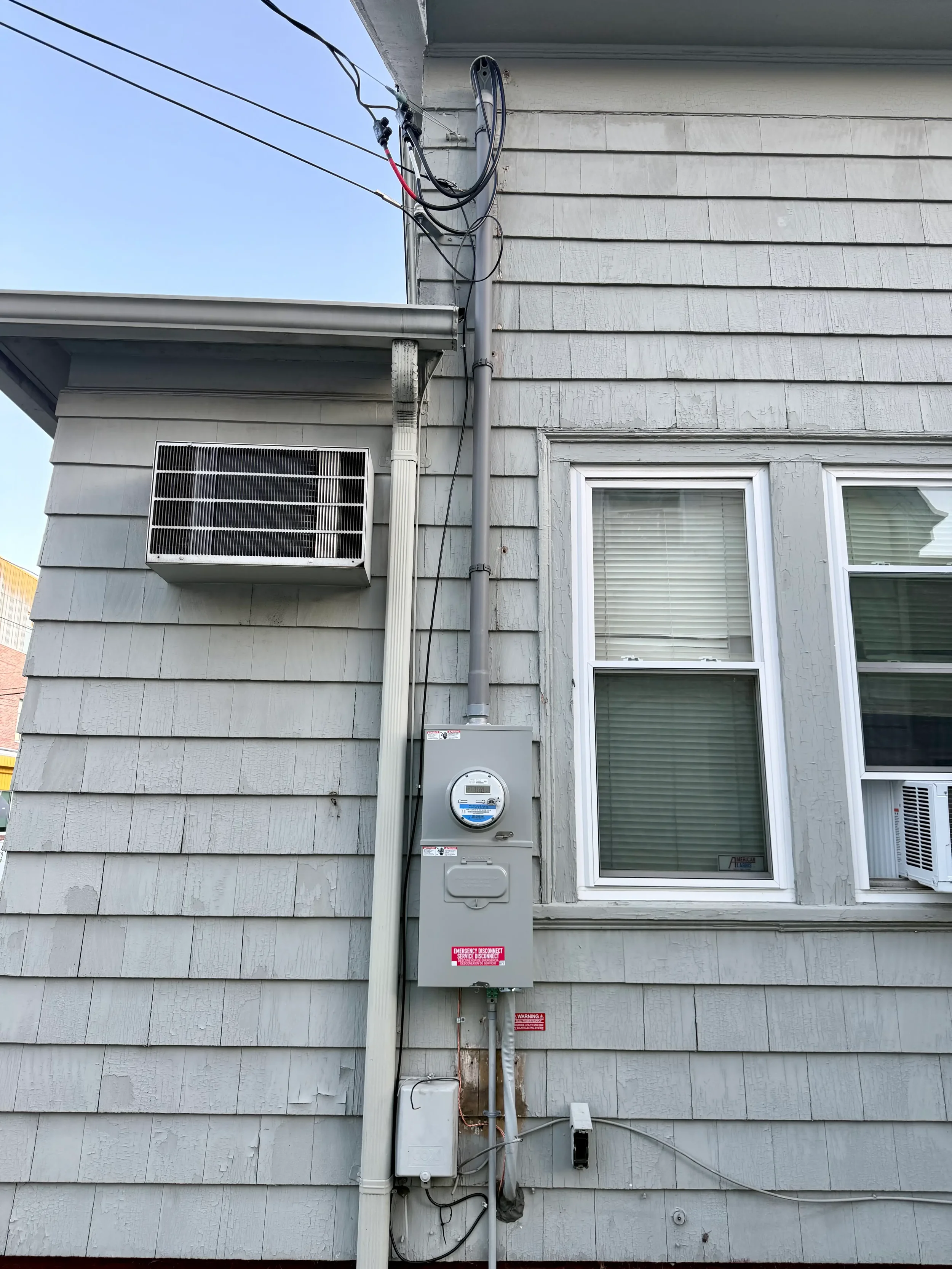 200 amp electrical service upgrade in Rhode Island by Melone Electric