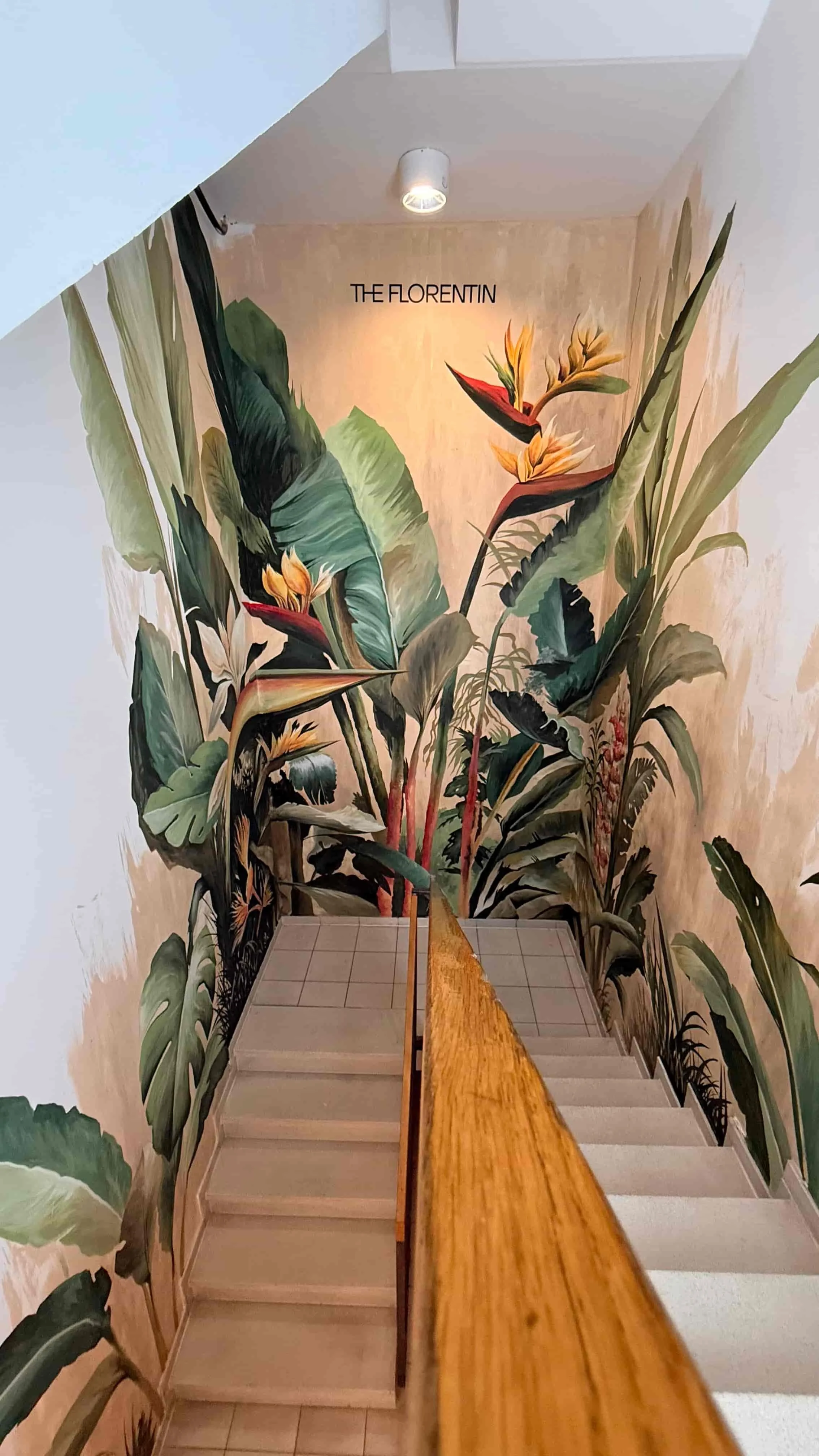 Großflächige Wandkunst im Hotel The Florentin Frankfurt