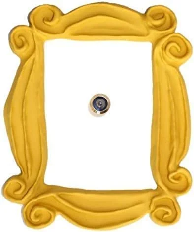 Le cadre porte jaune de Monica