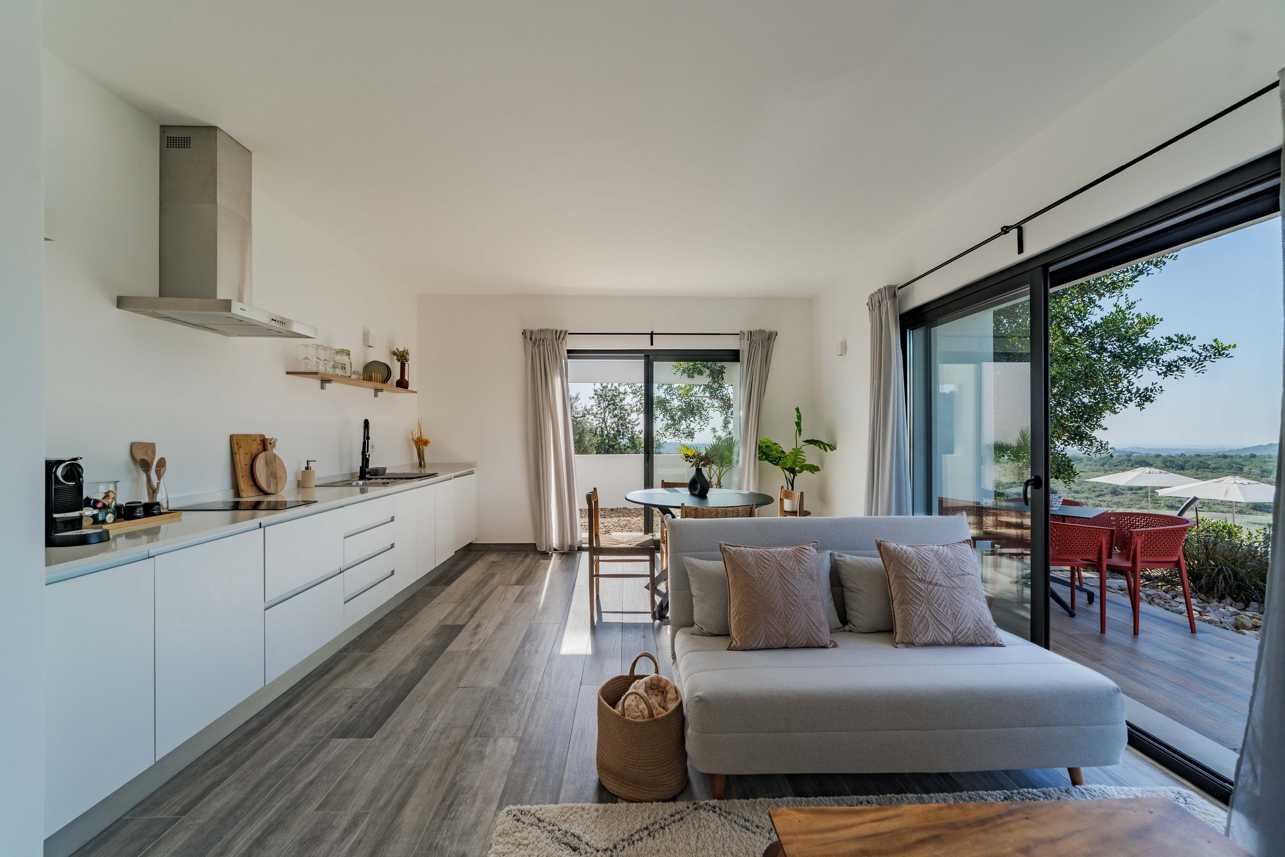 Oliveira living room