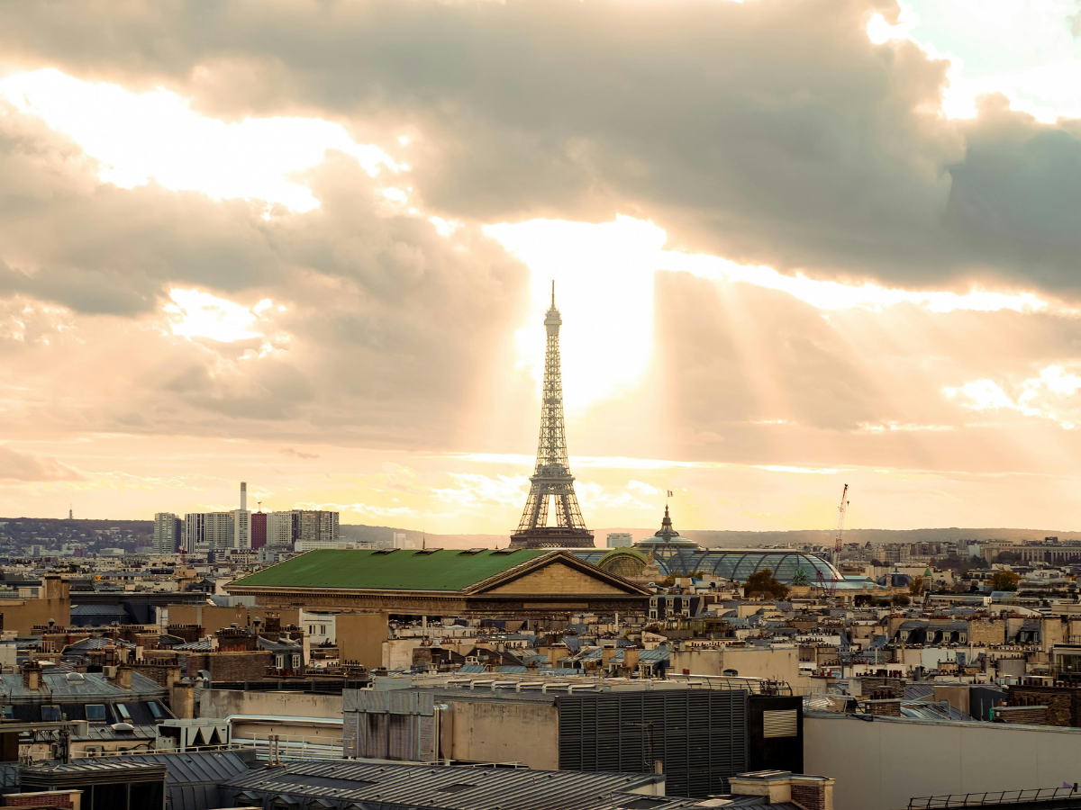Paris honeymoon itinerary and romantic travel guide