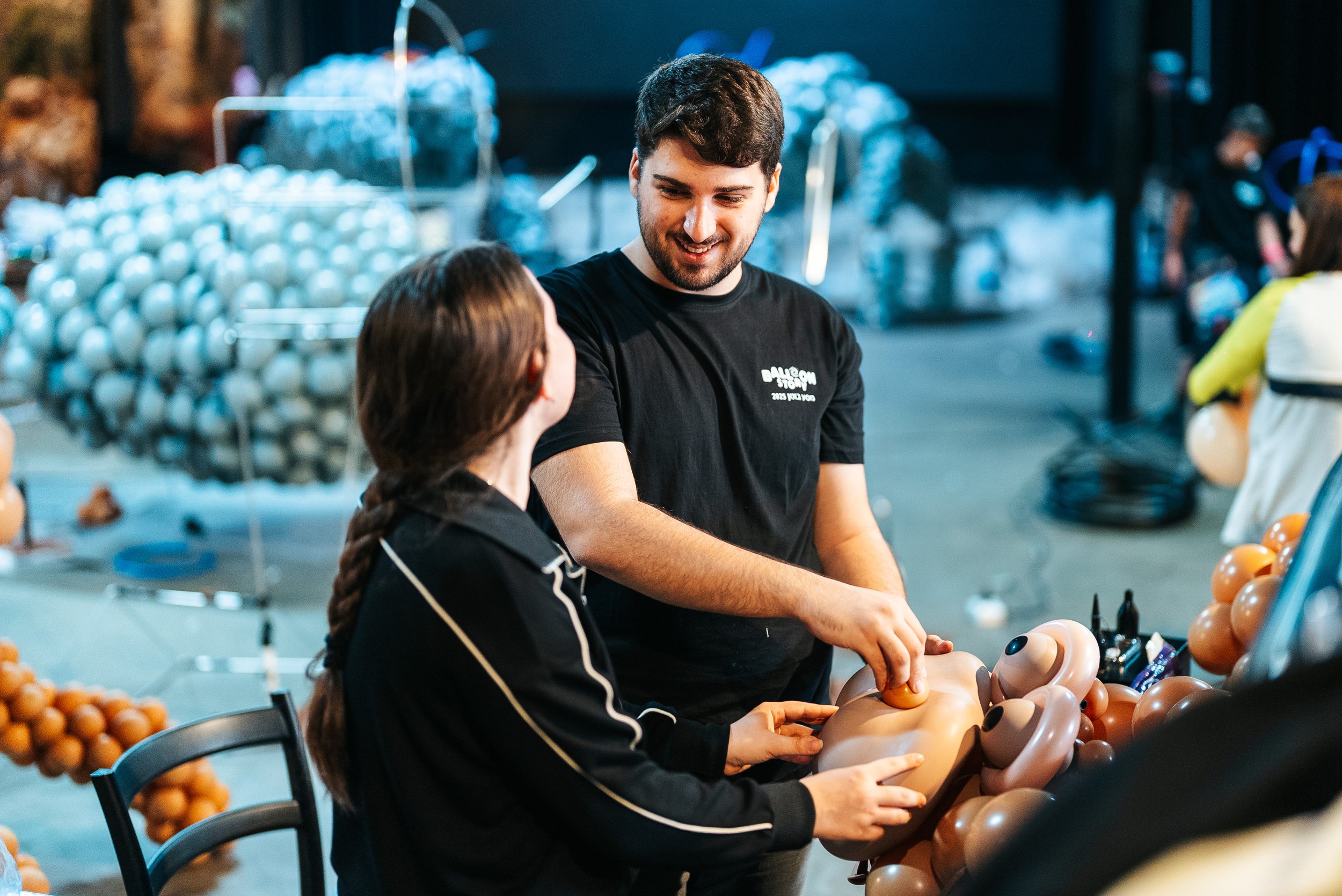 VisionAir — behind-the-scenes balloon artistry, twisting and layered techniques