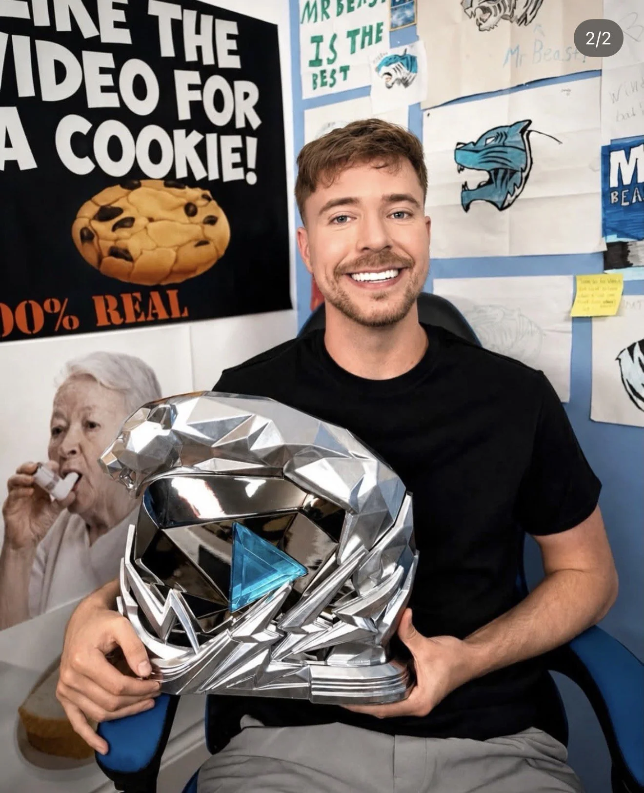 Custom 500 million subscriber milestone award created with 3D printing and design support