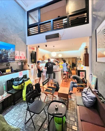 Smoking Buddy House Khao San Lounge