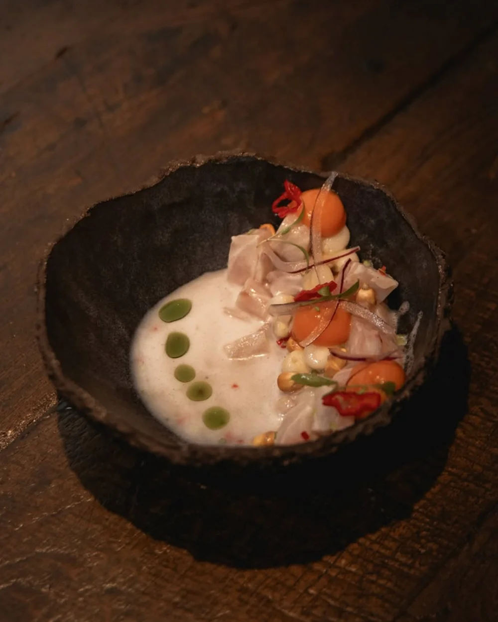 Ceviche Clásico servido en mesa, SU¥U Madrid