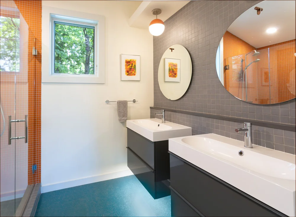 Freestanding tub