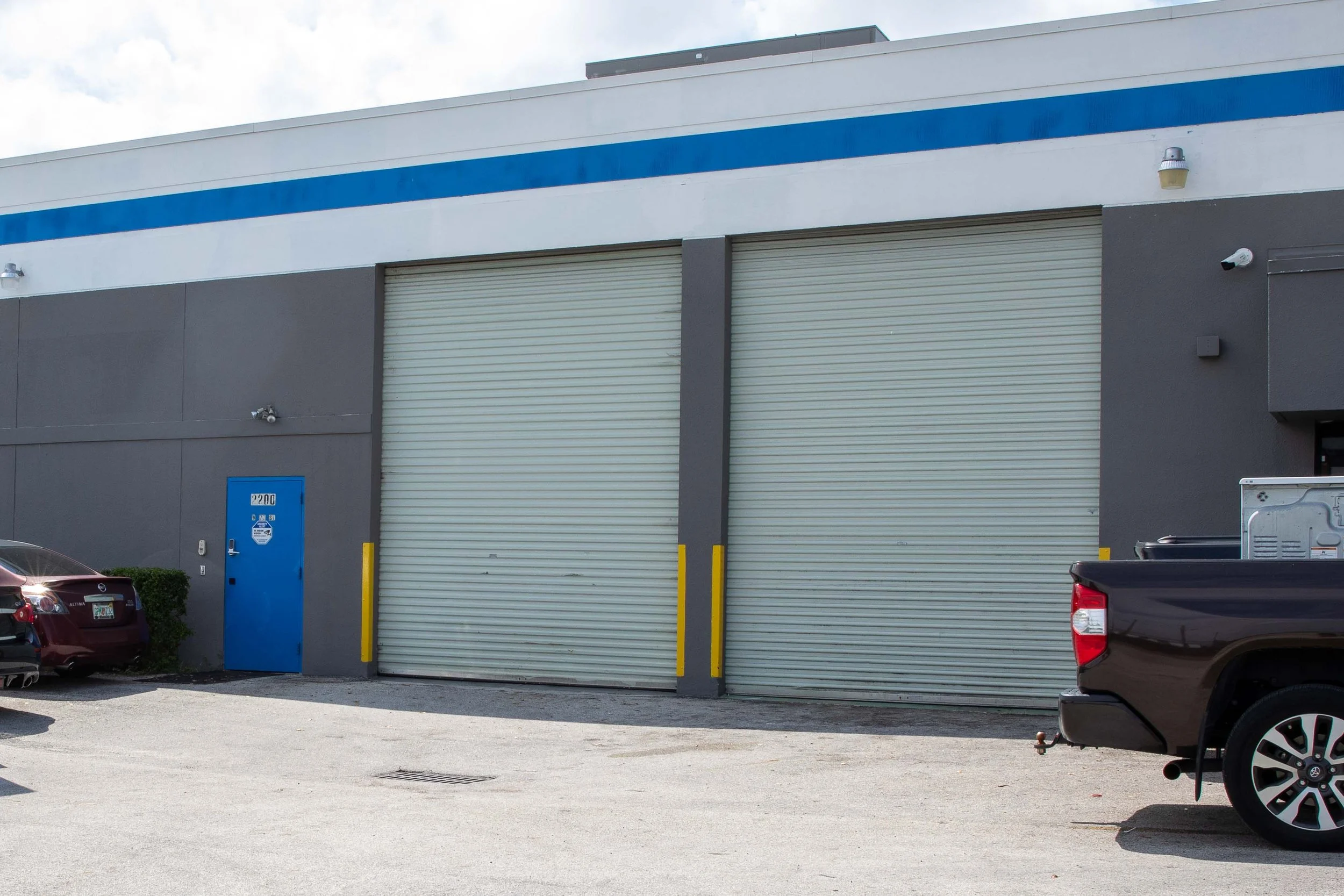 Commercial painting on Miracle Mile in Coral Gables, FL by Vinicio Painting