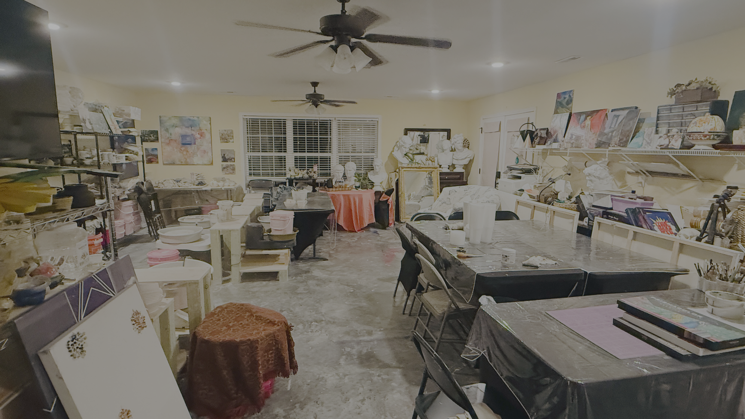 Adults, kids and teens creating art at Knoxville Art Studio in Knoxville, Tennessee