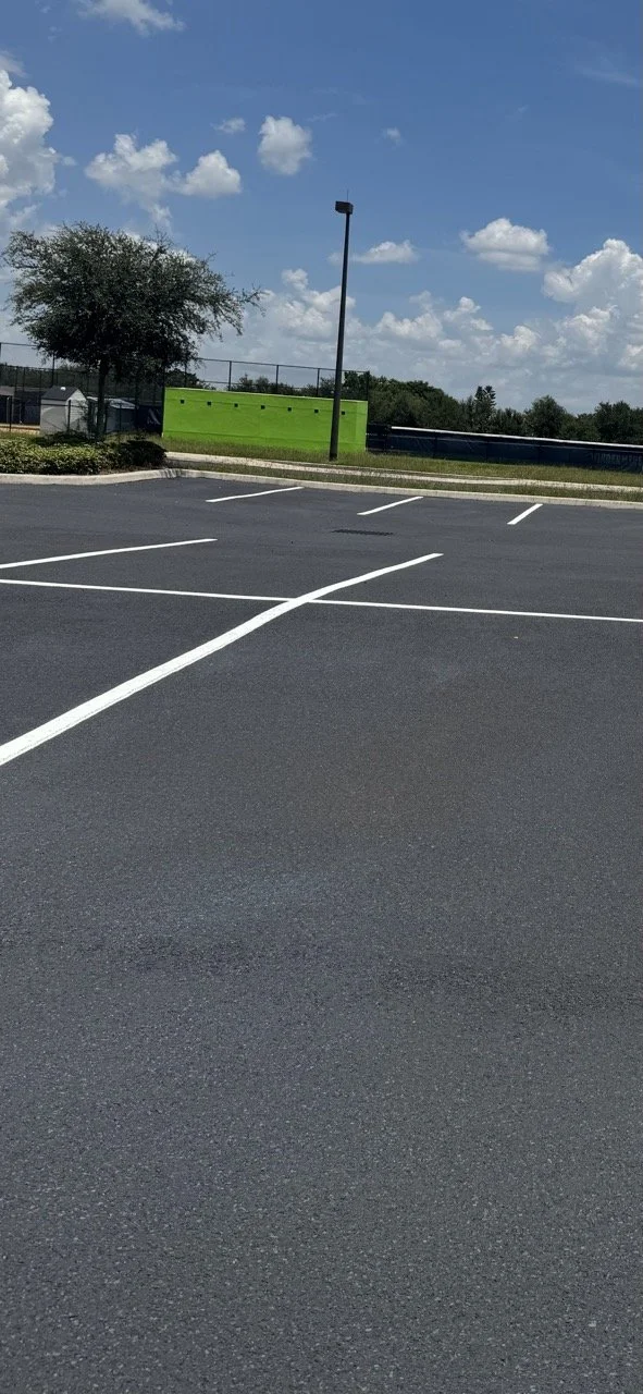 commercial asphalt and sealcoating work