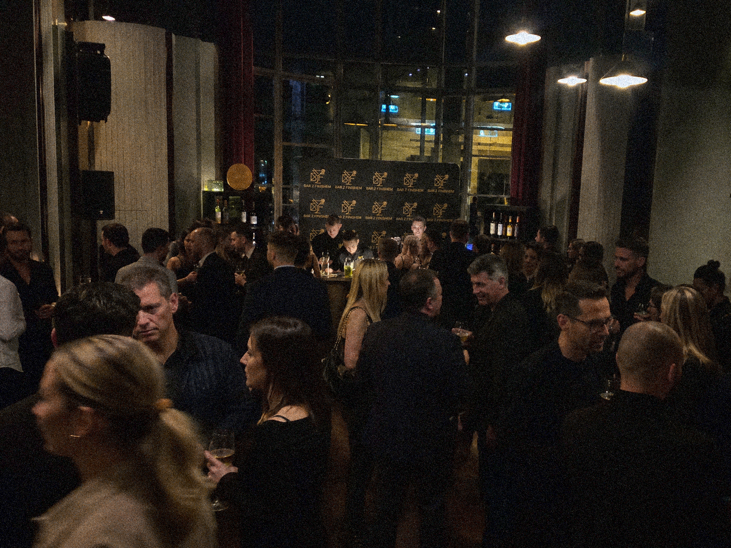 Obsługa barmańska na Black Tie Night — Bar z Finishem