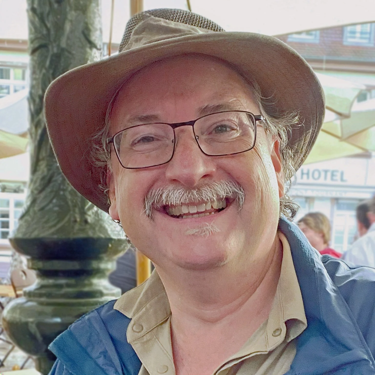 Dr Jonathan Douglas