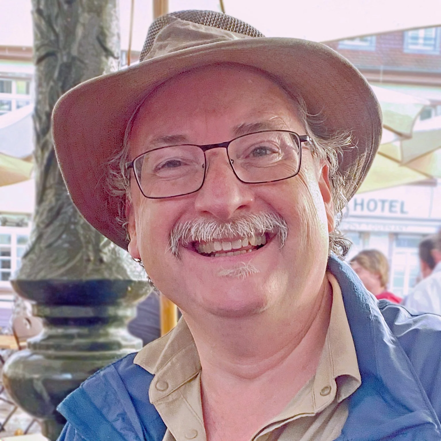 Dr Jonathan Douglas