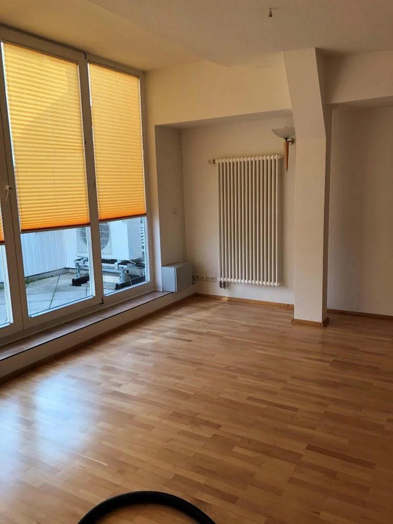 Sanierungsarbeiten unter Dachschräge
