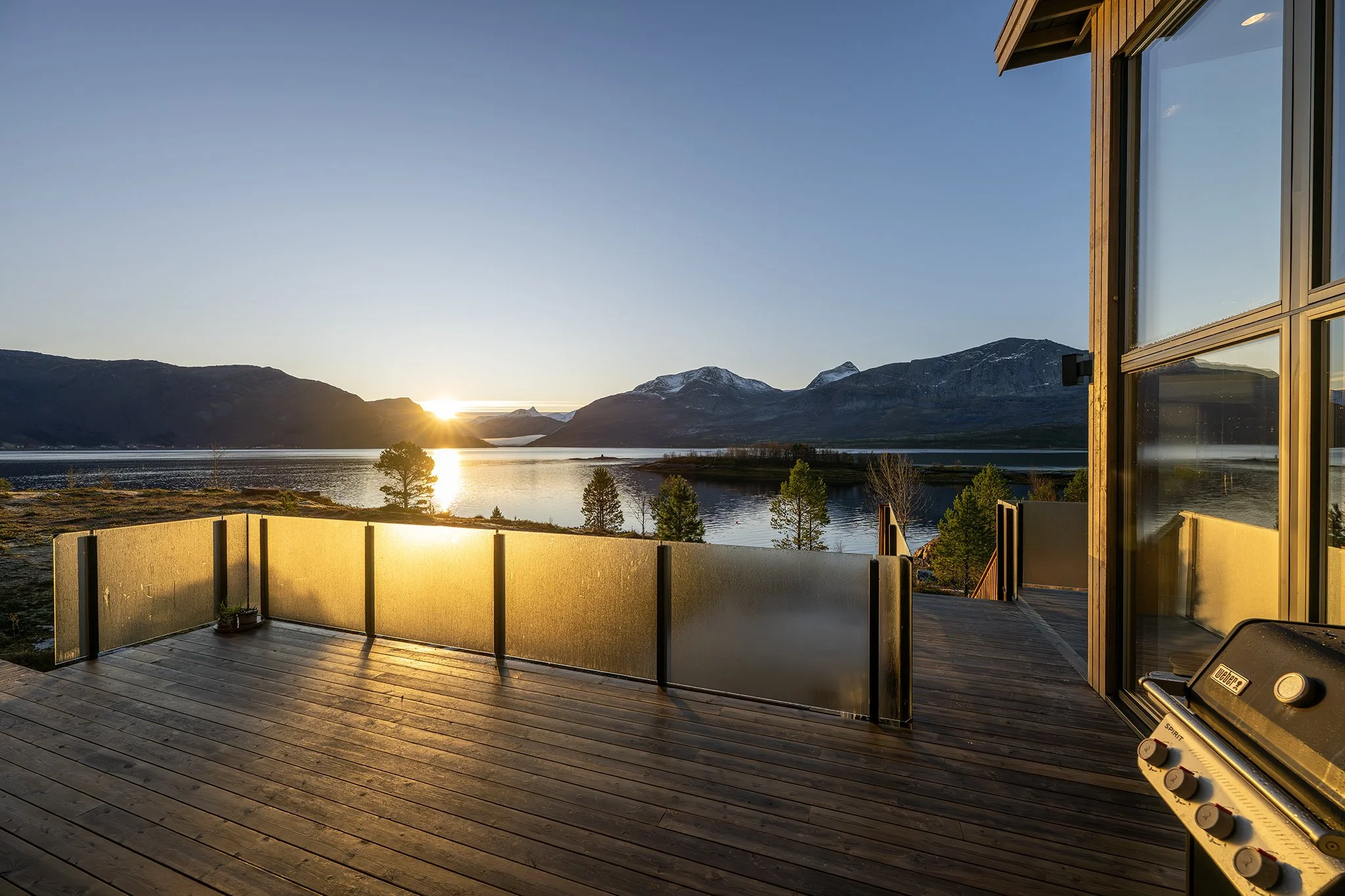 Efjord mountains and reflected light