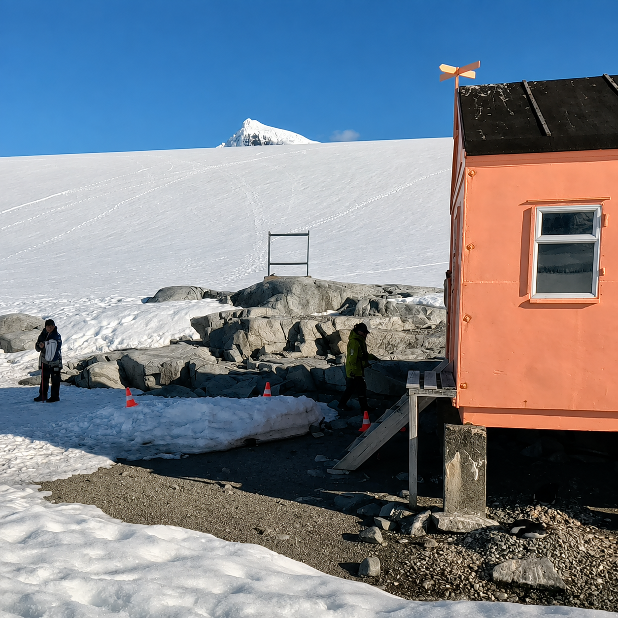 venture-to-see-antarctica-damoy-point-historic-hut
