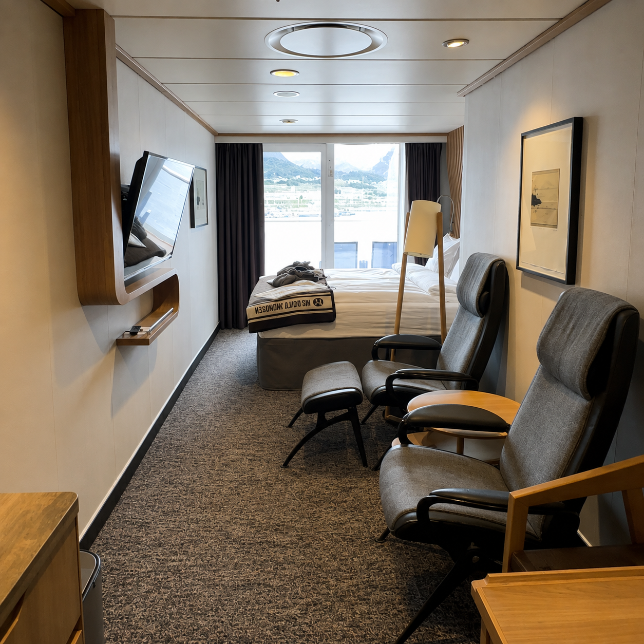 venture-to-see-antarctica-arctic-superior-cabin-ms-roald-amundsen