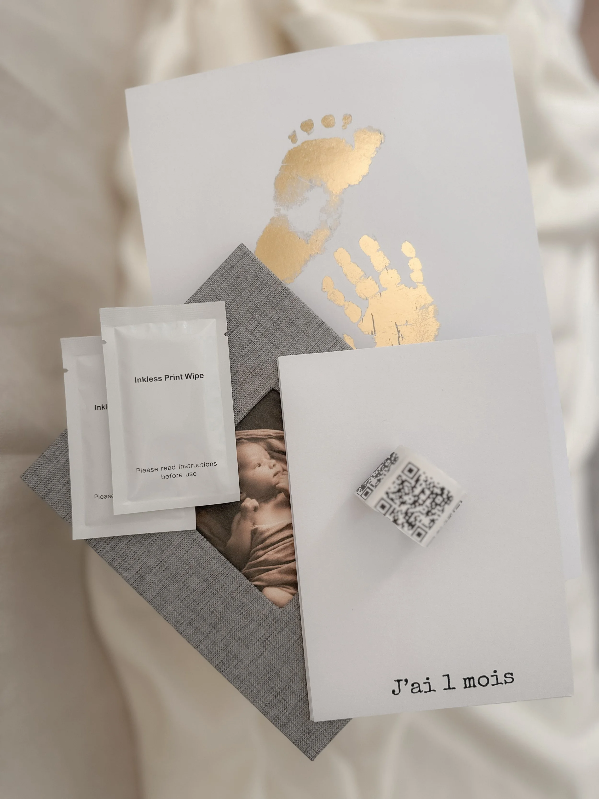 Ma Douce Année Premium — coffret empreinte bébé avec affiche dorée et QR code
