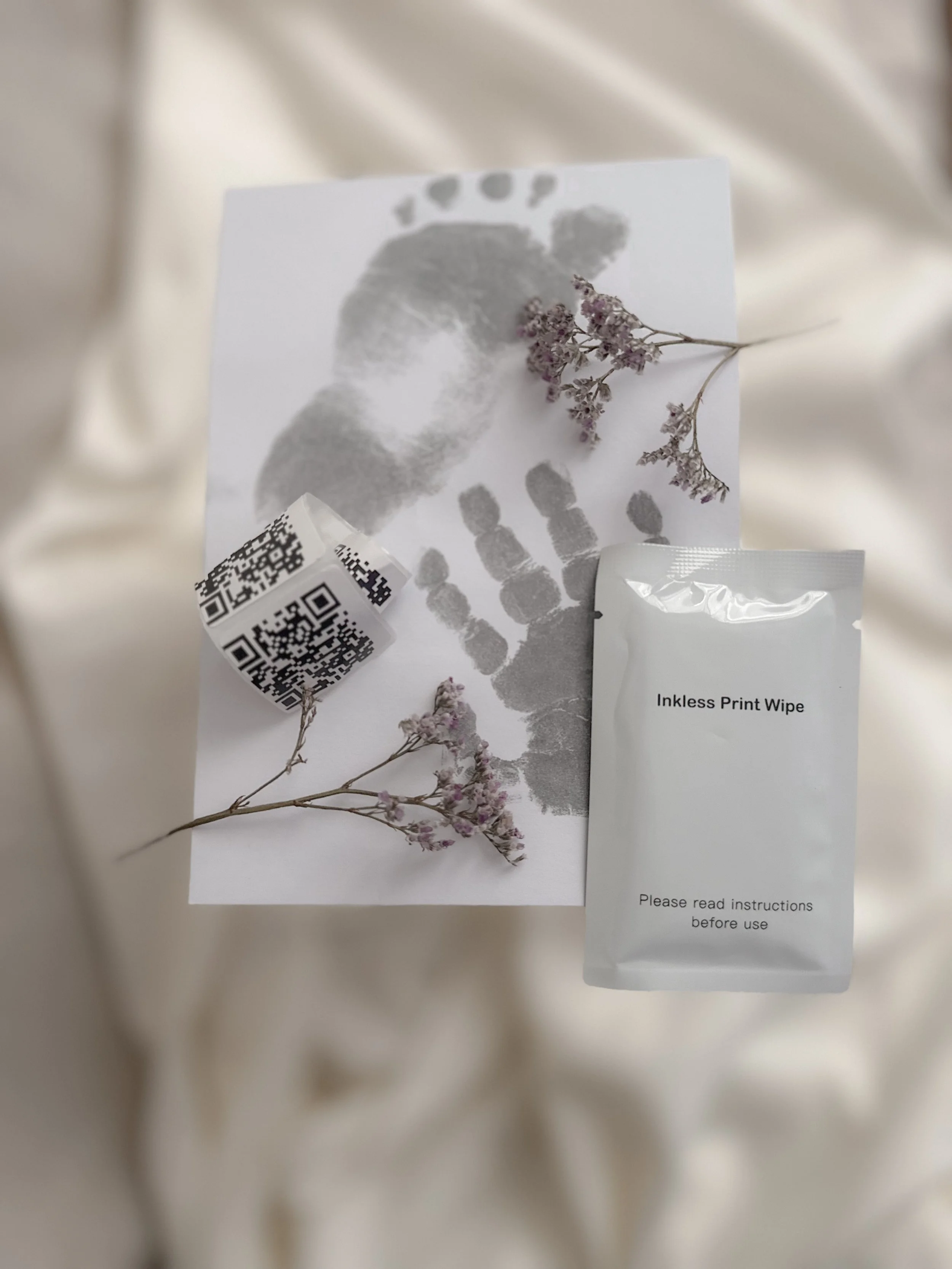 Mon Tout Petit — coffret empreinte bébé sans encre avec QR code