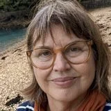 Katrin B., retired violin teacher at Musikschule Basel, testimonial for online violin lessons with Léna Ruisz