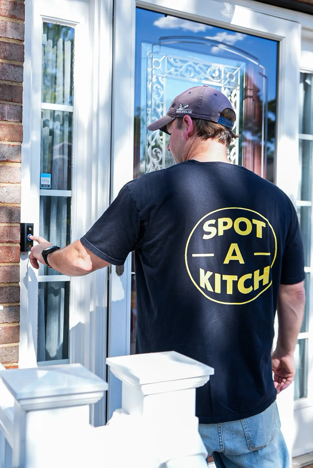 Spot-A-Kitch delivery arriving at the front door