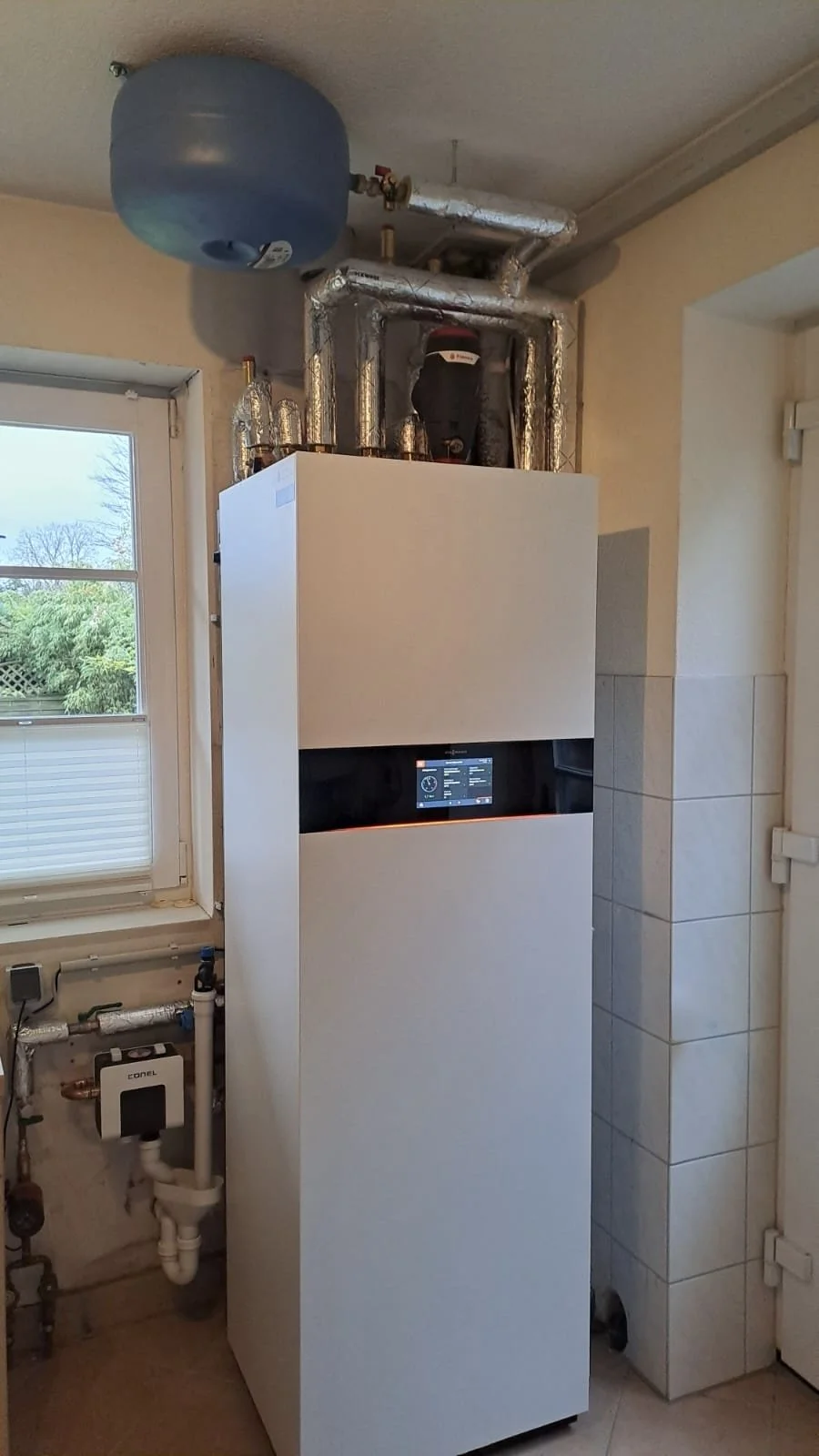 Nachher Viessmann Wärmepumpe mit wenig Platz