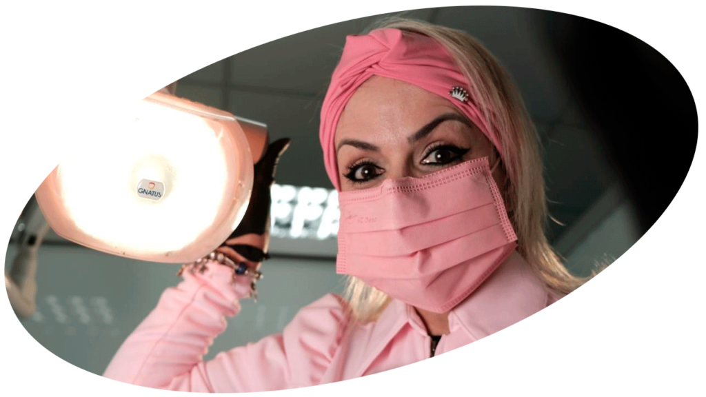 Dra. Fabiane Veríssimo, da equipe de dentistas da Clínica Atena na Vila Prudente
