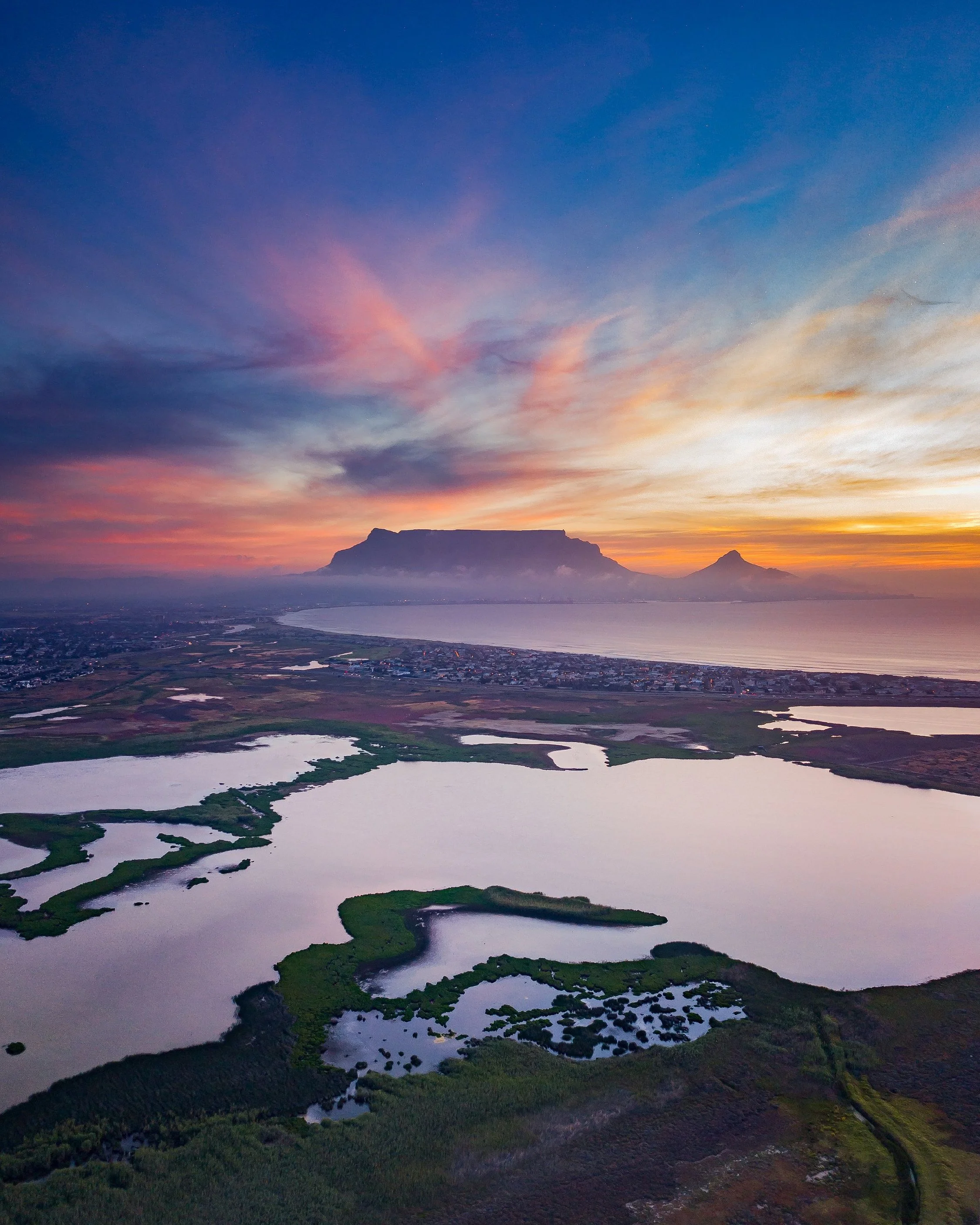 Table Mountain al tramonto vista dall'alto
