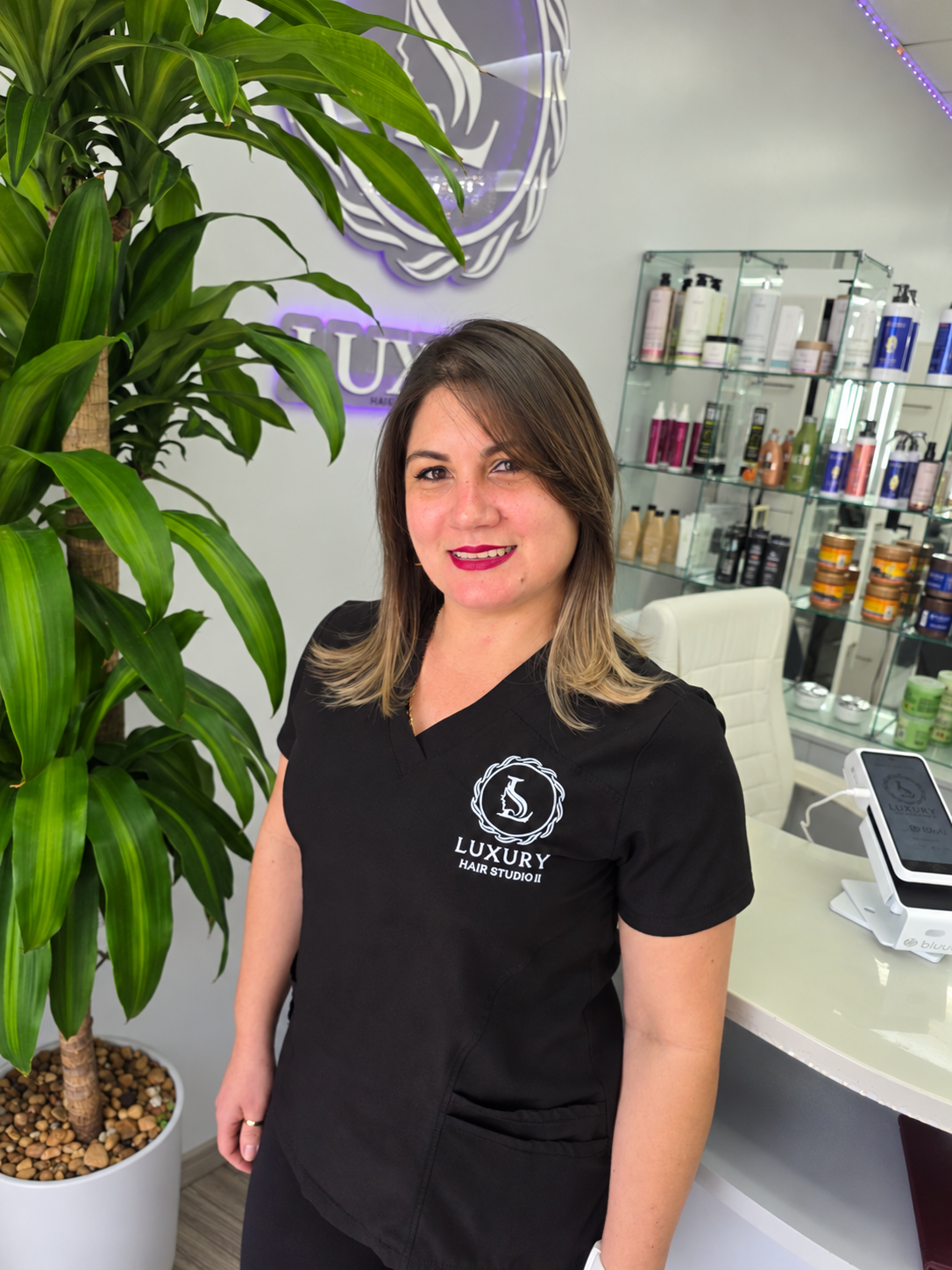 Mildrey García, Hair Stylist at Luxury Hair Studio II