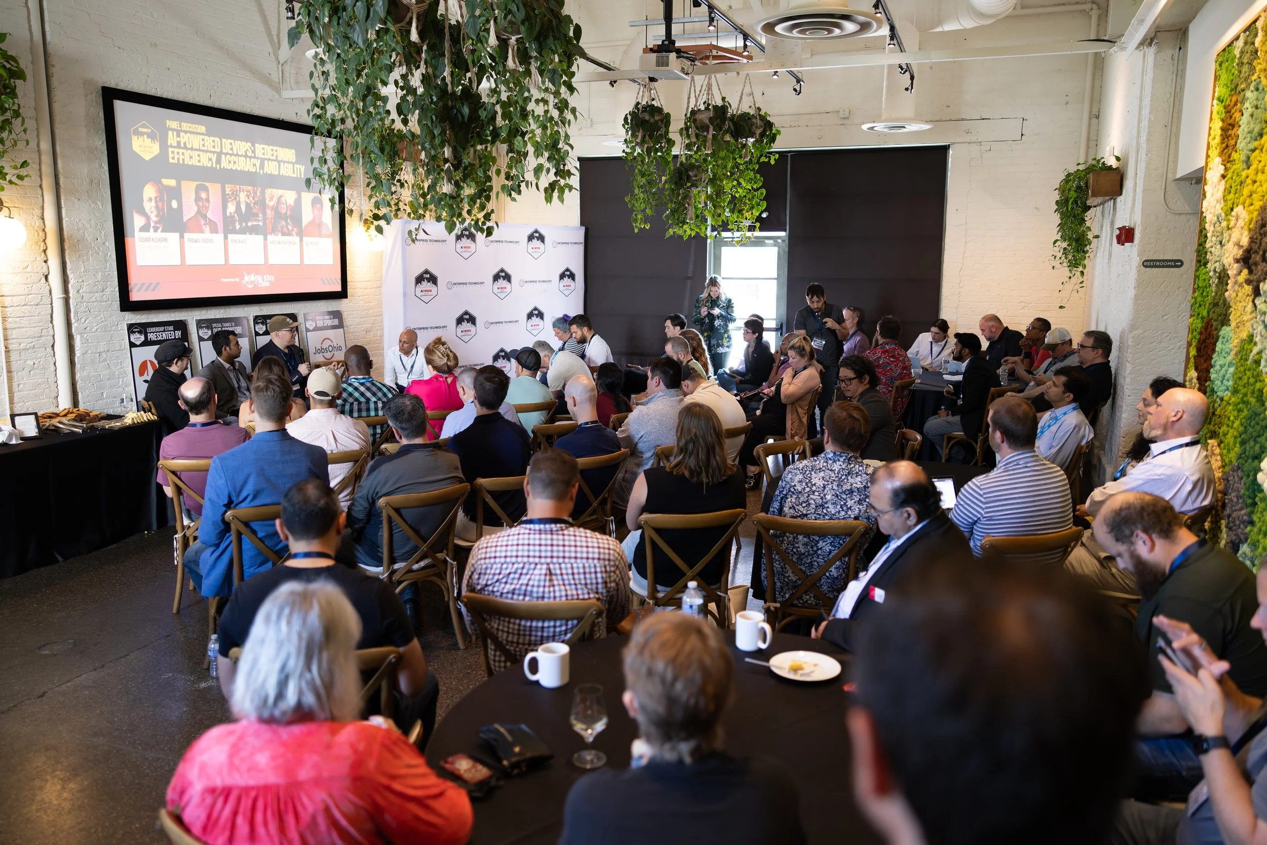 Attendees at Cincinnati AI Week