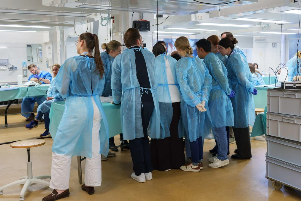 Participants gathered around a station at LidSUMMIT Tirol 2026