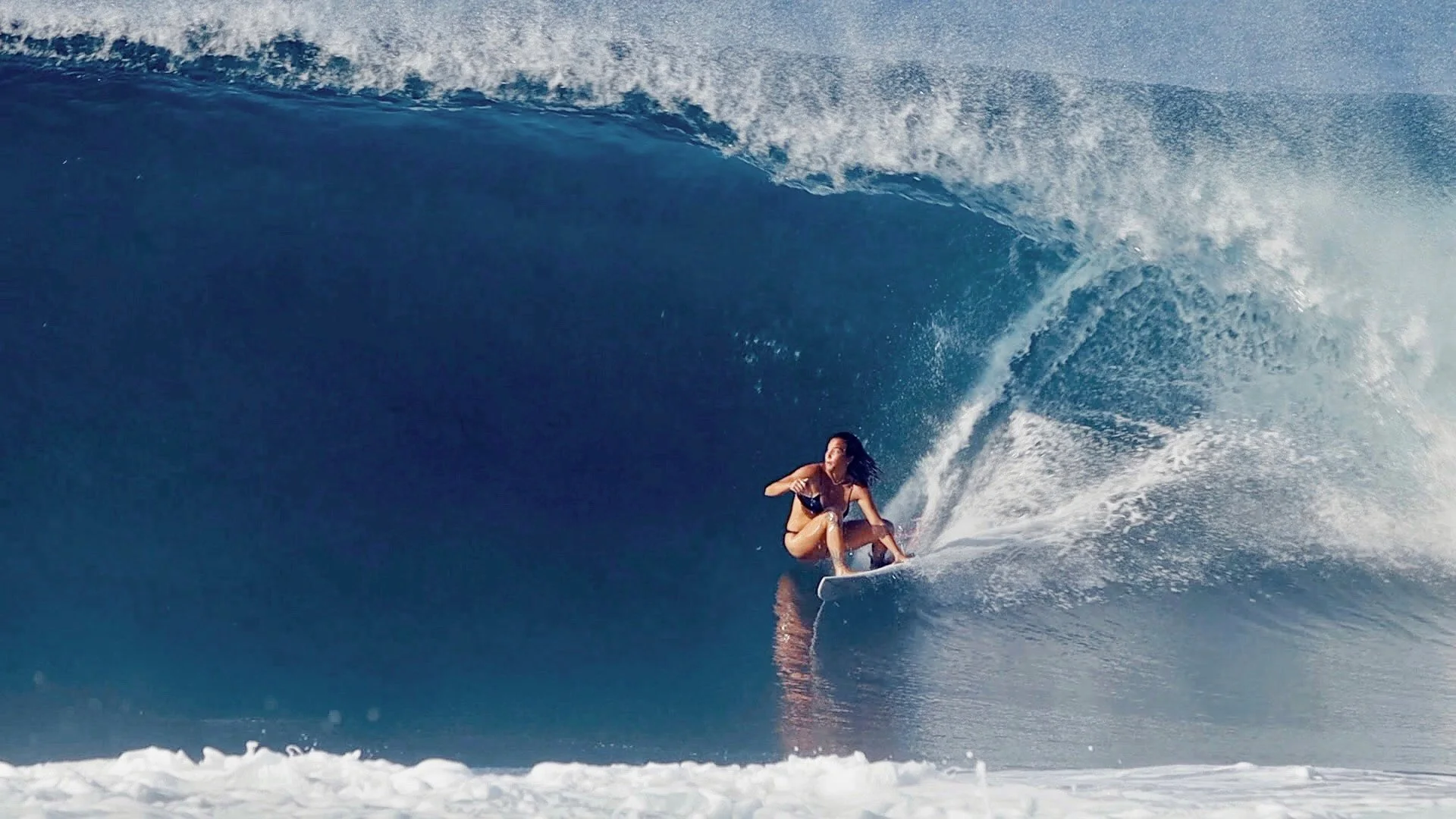 Karlie Thoma enjoying the ocean in Maui