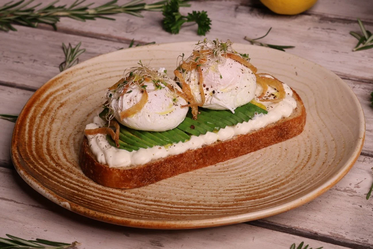 Avocado, Ricotta & Poached Egg Toast (v)