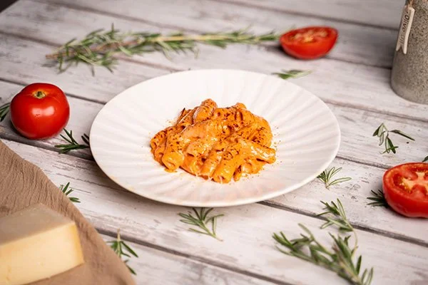 Rigatoni alla Vodka (v)