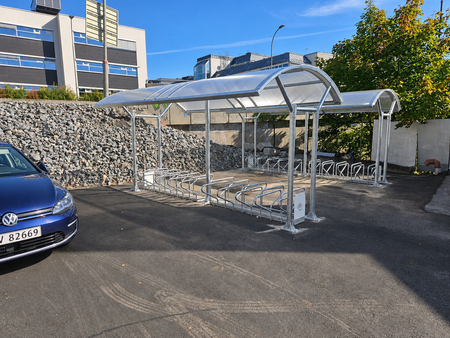 SR280 i galvanisert utførelse med tosidig sykkelparkering