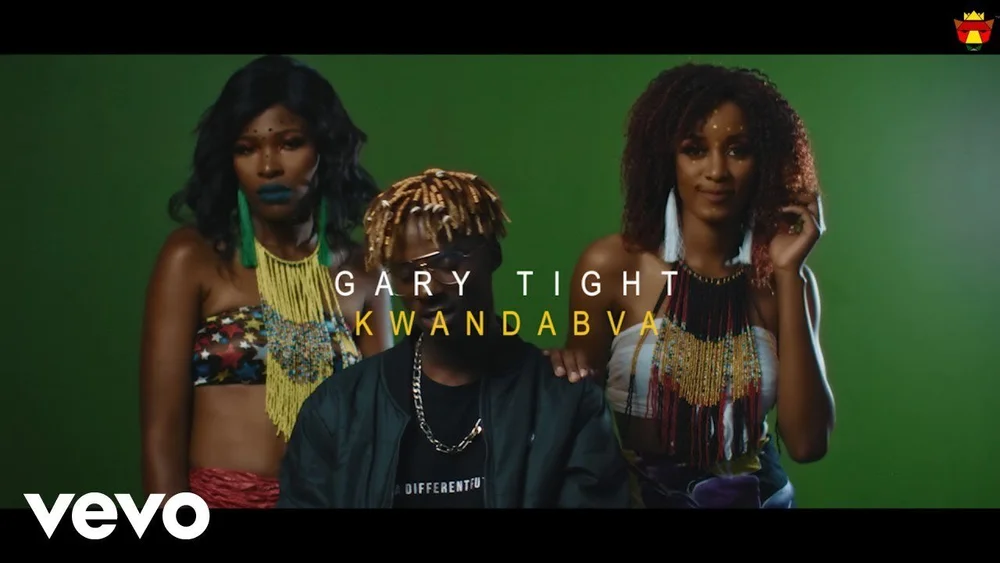 Szene aus dem Musikvideo Kwandabva