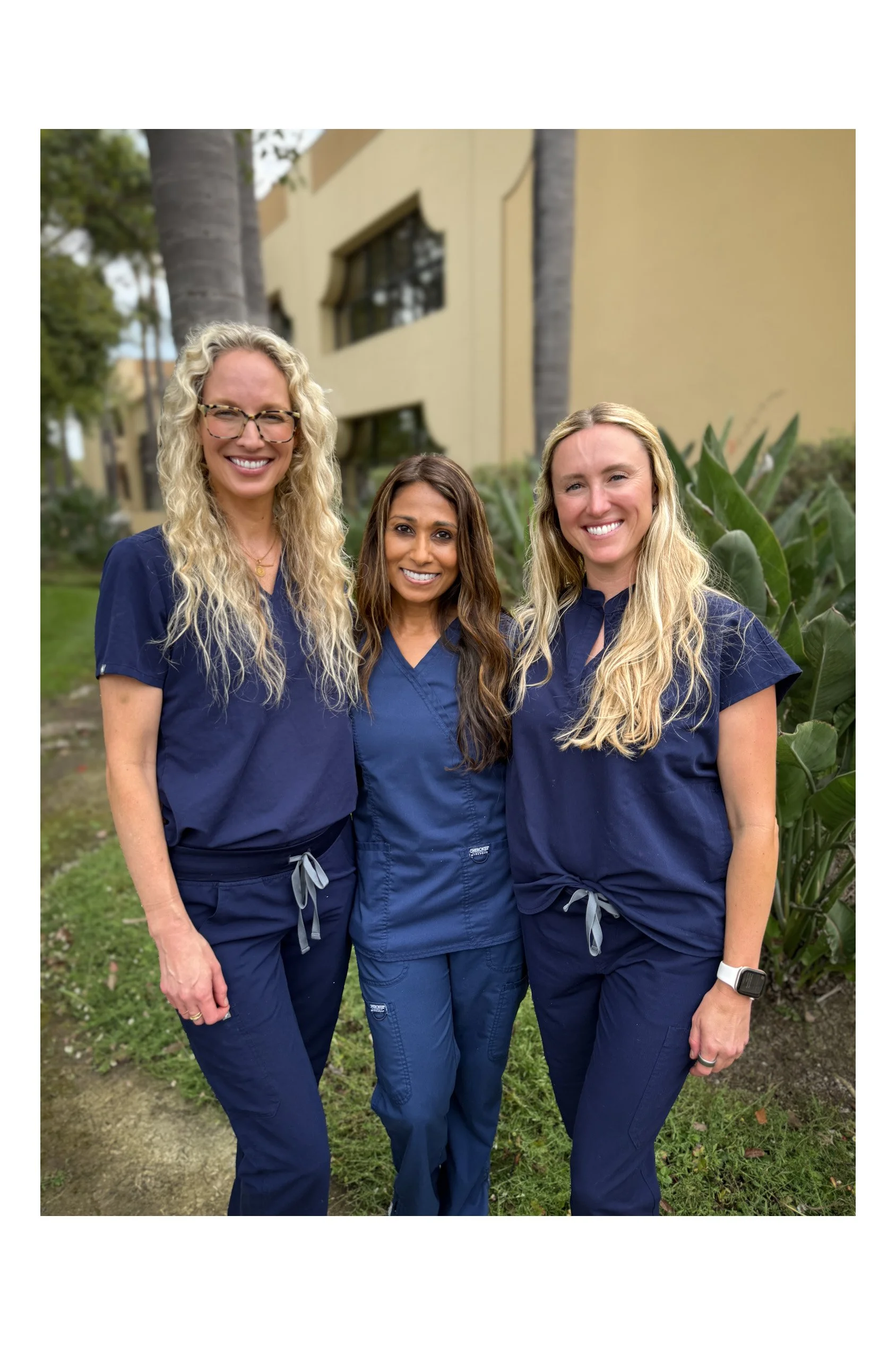 The Riviera Hand Therapy team together outdoors